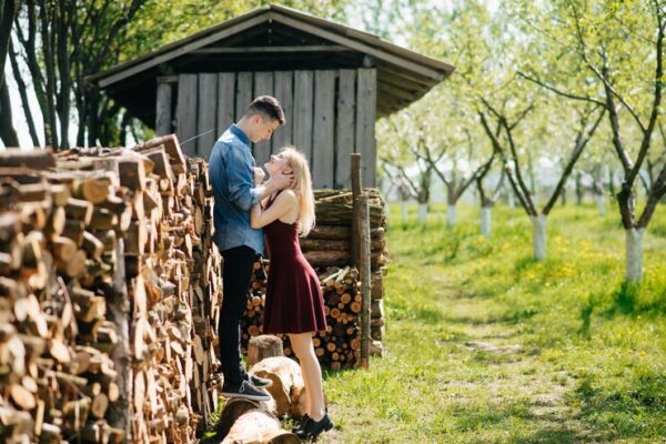 Хозблок с дровницей для загородного дома